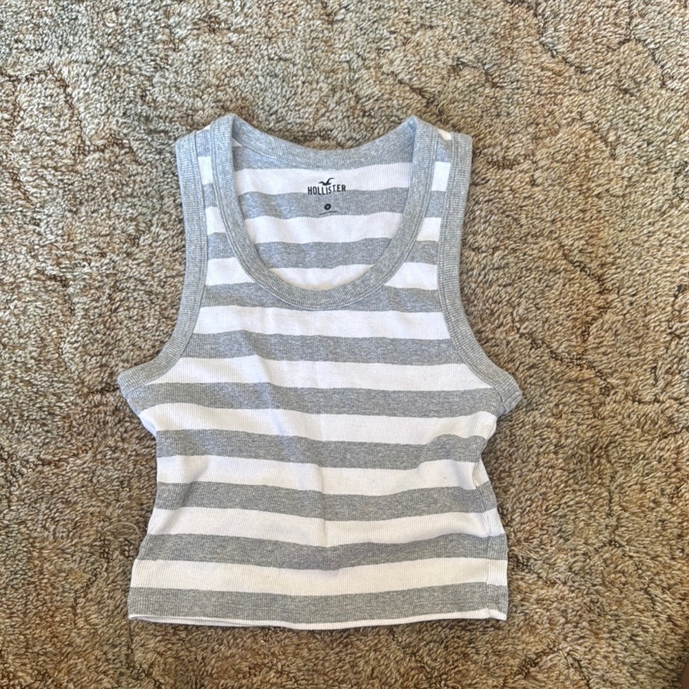Hollister Women's Gray and White Striped Tank Top